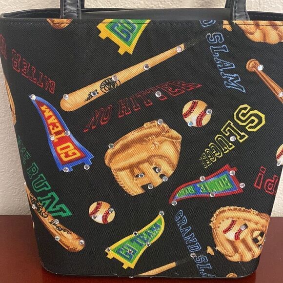 ⚾️⚾️ Baseball Themed Bag and Wallet!! 🎶🎵 Take me at the ball park!! - Picture 4 of 8
